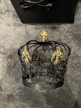 Black Metal Crown Gold Accents Rustic Mediterranean renaissance chess king queen